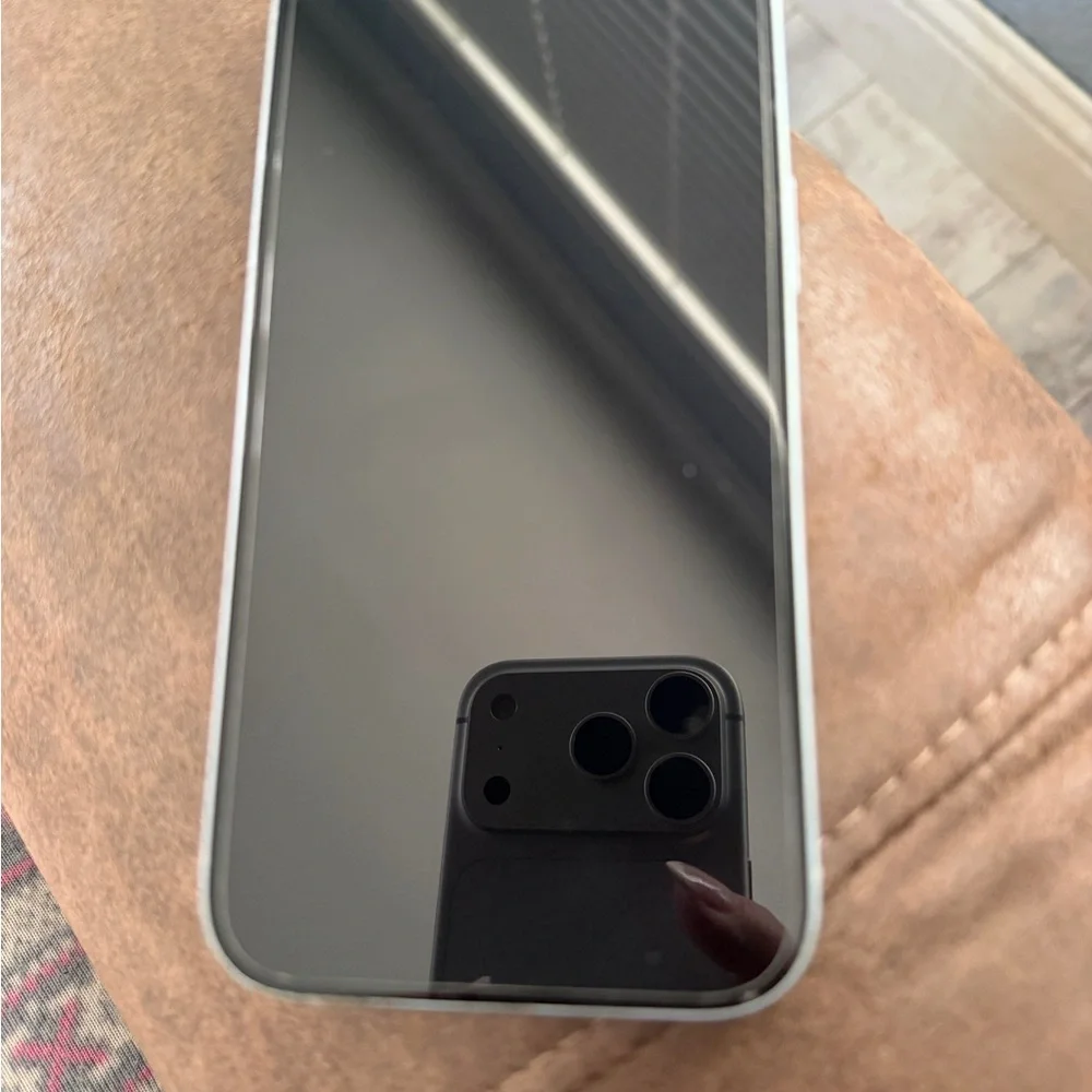 Apple iPhone in White
